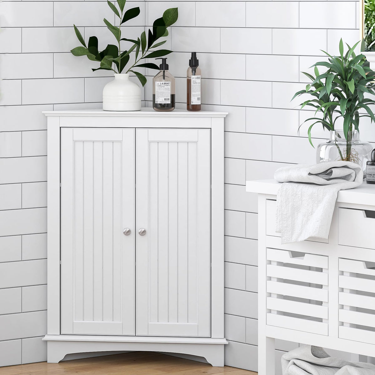 White Corner Bathroom Cabinet with Doors and Adjustable Shelf J711